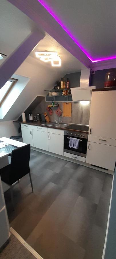 Best-Preis -Vip Lounge- Mit Netflix, Self-Check-In, Ebike Ladestation, Fahrradraum, Wlan Und Netflix - Direkt Am Elberadweg Im Herzen Von Wittenberge Luaran gambar