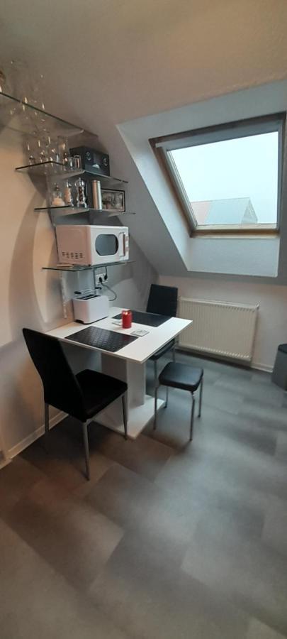 Best-Preis -Vip Lounge- Mit Netflix, Self-Check-In, Ebike Ladestation, Fahrradraum, Wlan Und Netflix - Direkt Am Elberadweg Im Herzen Von Wittenberge Luaran gambar