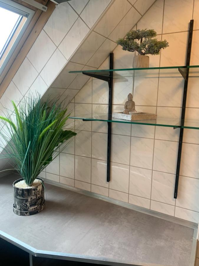 Best-Preis -Vip Lounge- Mit Netflix, Self-Check-In, Ebike Ladestation, Fahrradraum, Wlan Und Netflix - Direkt Am Elberadweg Im Herzen Von Wittenberge Luaran gambar