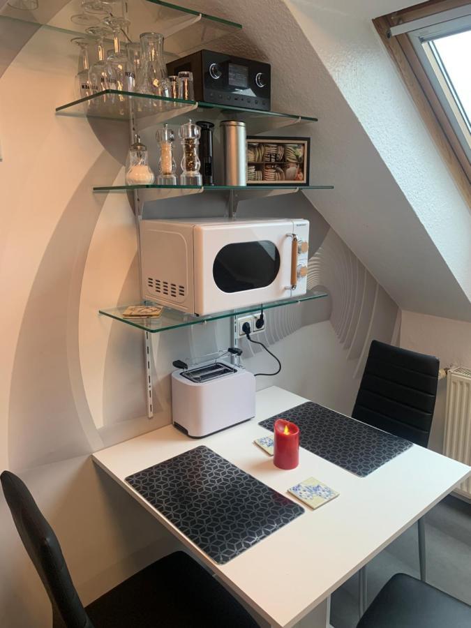 Best-Preis -Vip Lounge- Mit Netflix, Self-Check-In, Ebike Ladestation, Fahrradraum, Wlan Und Netflix - Direkt Am Elberadweg Im Herzen Von Wittenberge Luaran gambar